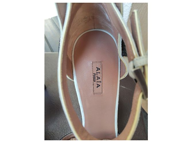 Alaïa Pumps aus Leder und Wildleder Schwarz Weiß Beige - Ansicht 2