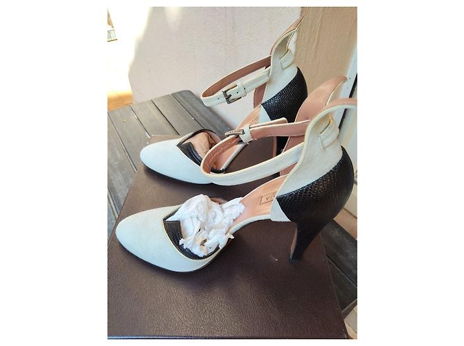 Alaïa Pumps aus Leder und Wildleder Schwarz Weiß Beige - Ansicht 5