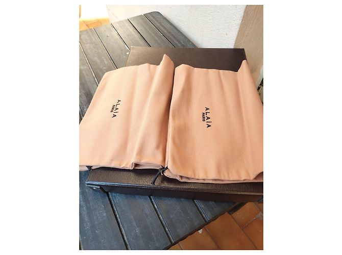 Alaïa Pumps aus Leder und Wildleder Schwarz Weiß Beige - Ansicht 6
