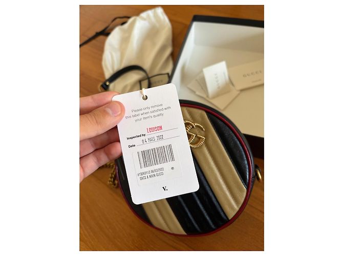 Gucci GG Marmont Borsa a Tracolla Rotonda Nero D'oro - vista 16