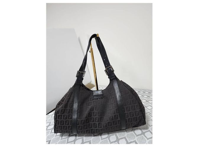 Fendi Borsa a tracolla Zucchino Vitello Nera Nero - vista 3