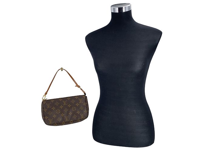 Louis Vuitton Pochette Accessoire Handtasche aus braunem Monogram Canvas - Ansicht 2