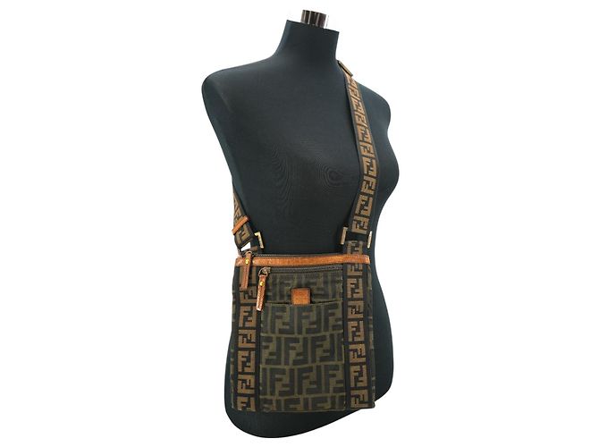 Fendi Zucca Monogram Canvas Flache Crossbody Messenger Tasche Braun - Ansicht 2