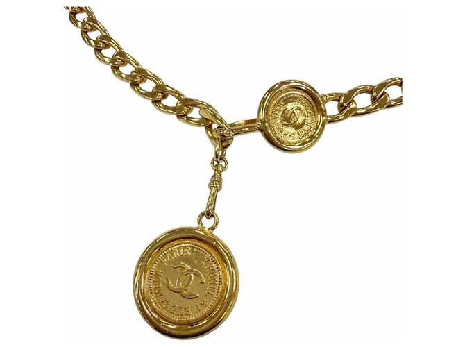 Chanel Vintage Metall-Gürtel mit Coco Mark Münze und Kette Golden - Ansicht 4