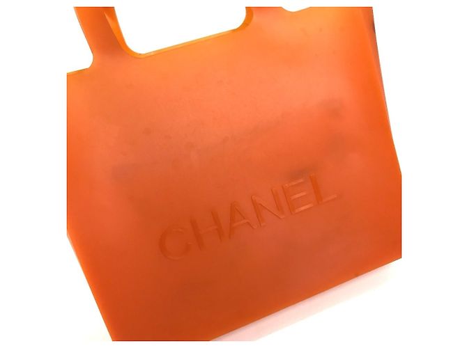 Chanel Strandtasche aus orangefarbenem Gummi - Ansicht 8