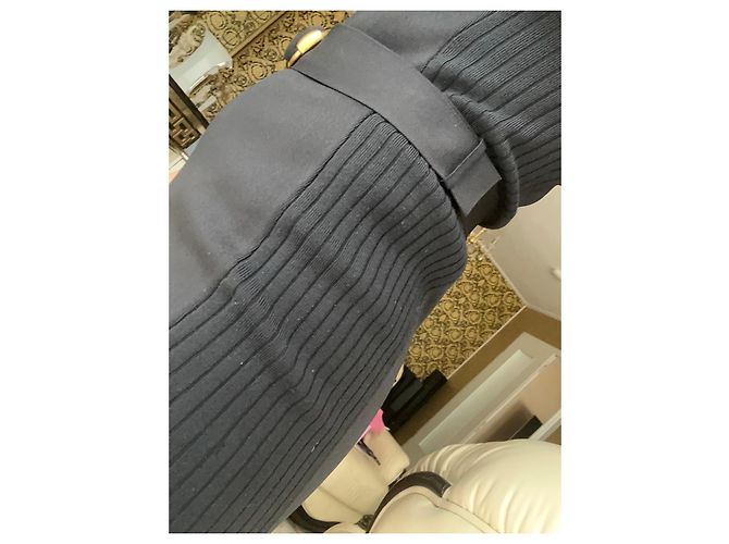Gucci schwarzes ärmelloses Strickkleid mit Gürtel - Ansicht 4