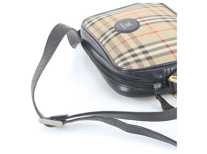 Bolsa de Ombro Burberry Nova Check em Lona e Couro Preto - vista 2