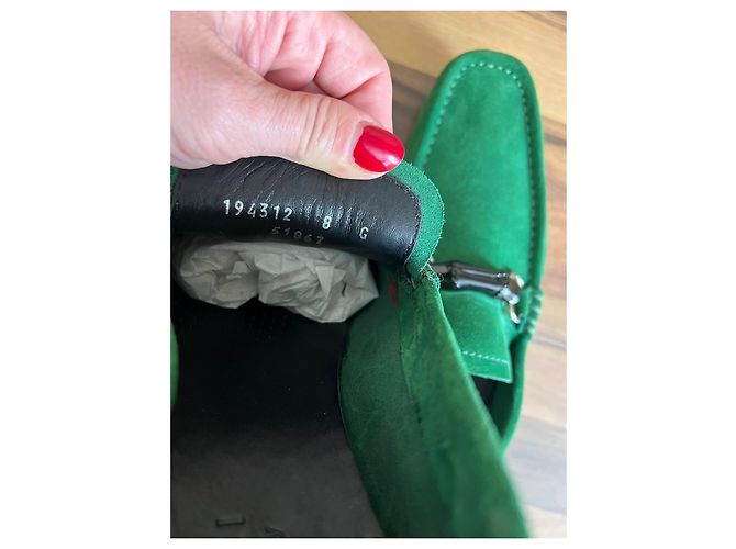 Mocassini Gucci in suede verde dettaglio Bamboo - vista 7