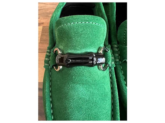 Mocassini Gucci in suede verde dettaglio Bamboo - vista 8