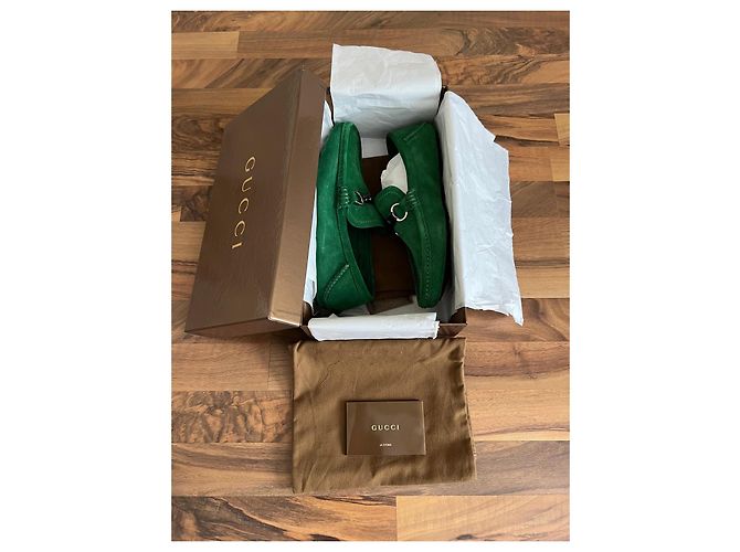 Mocassini Gucci in suede verde dettaglio Bamboo - vista 9