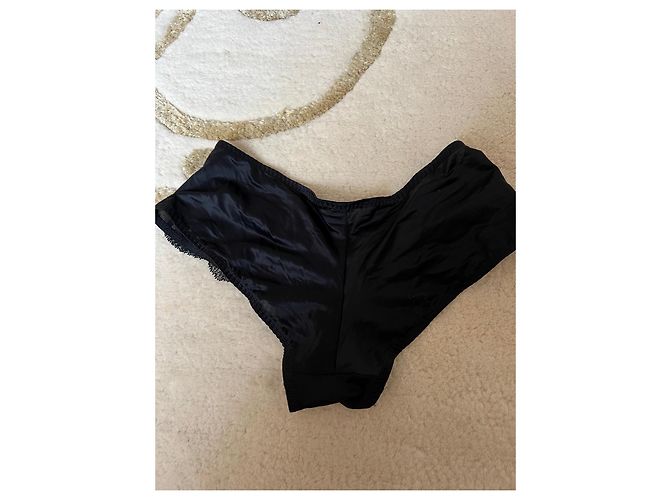 Wolford Nachtshorts aus schwarzer Spitze und Seide - Ansicht 2