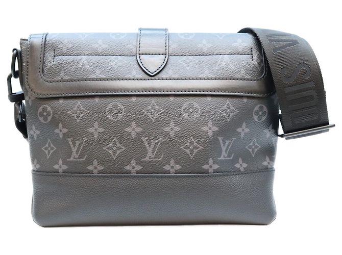 Louis Vuitton M45911 Monogram Eclipse Saumur Messenger Shoulder Bag Negro - vista 3