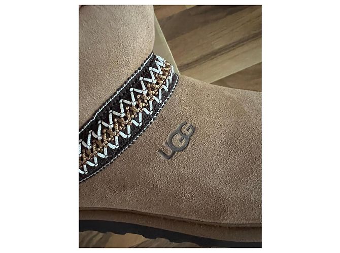 UGG Classic Mini Crescent - Botas de Gamuza Marrón Castaño - vista 5