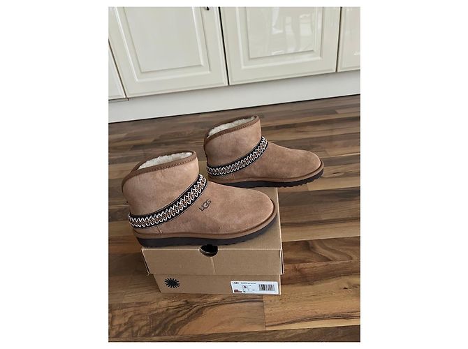 UGG Classic Mini Crescent - Botas de Gamuza Marrón Castaño - vista 6