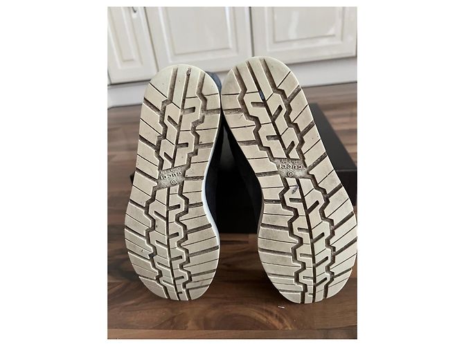 UGG Classic Mini Crescent - Botas de Gamuza Marrón Castaño - vista 7