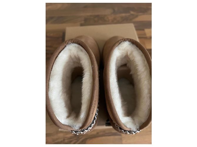 UGG Classic Mini Crescent - Botas de Gamuza Marrón Castaño - vista 9