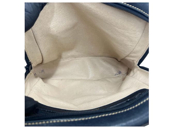 Loewe Vintage Leder-Rund-Tote-Bag mit eingraviertem Logo und Reißverschluss Marineblau - Ansicht 9