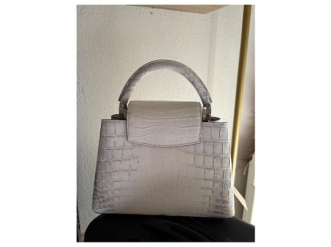 Louis Vuitton Capucines BB in pelle di coccodrillo bianca Bianco - vista 2