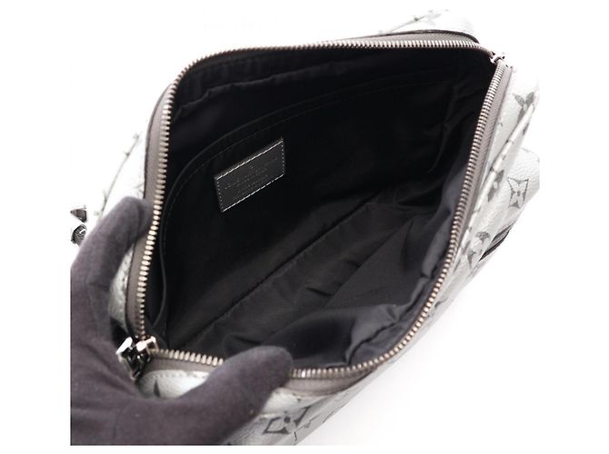 Bolsa de Ombro Louis Vuitton Reflect Messenger PM Prata - vista 3