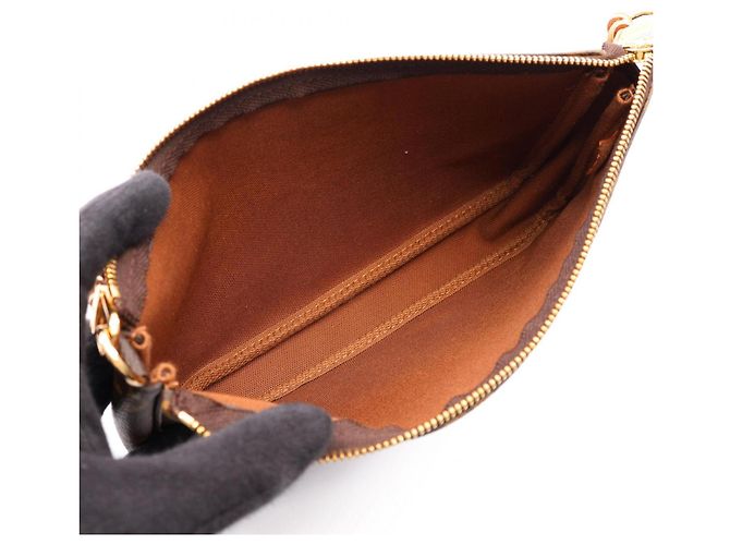 Bolsa Louis Vuitton Pochette Accessoires Marrom - vista 3