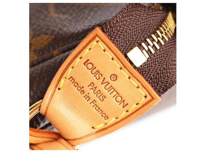 Bolsa Louis Vuitton Pochette Accessoires Marrom - vista 4