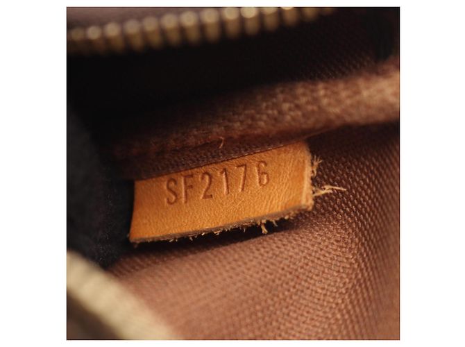 Louis Vuitton Mini Pochette Accessoires Marrom Multicor - vista 5