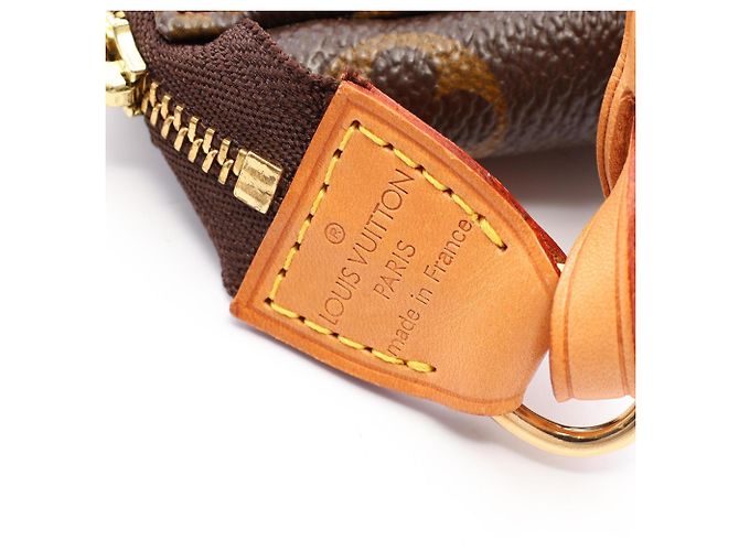 Bolsa Louis Vuitton Pochette Accessoires Marrom - vista 4