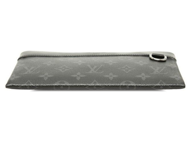 Louis Vuitton Monogram Eclipse Pochette Discovery PM Noir - vue 3