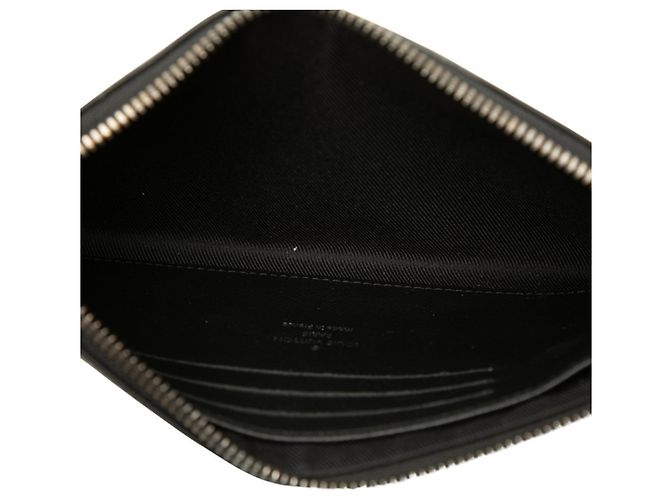 Louis Vuitton Monogram Eclipse Pochette Discovery PM Noir - vue 4