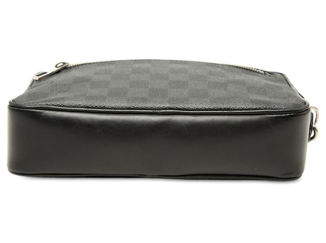 Louis Vuitton Damier Graphite Pochette Kasai Clutch Bag Nero - vista 3
