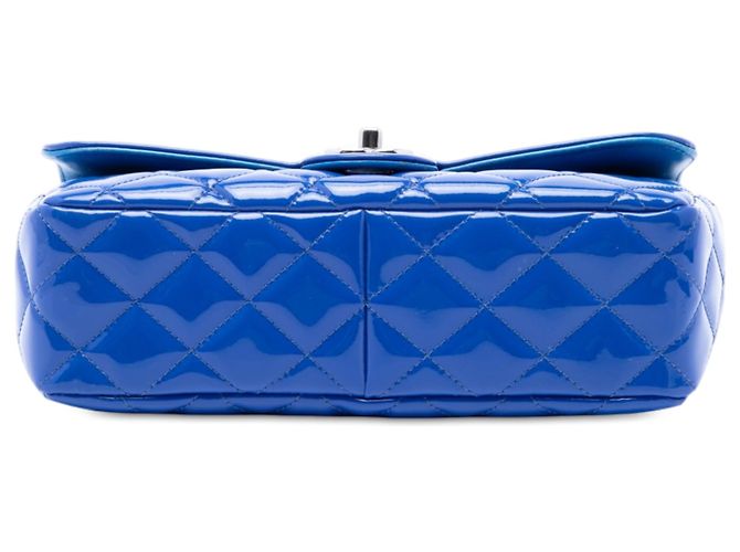 Chanel Blue Medium Quilted Patent Coco Shine Flap Azul - vista 3