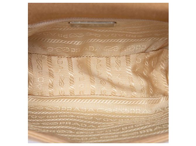 Prada Schultertasche aus beigem Canvas mit Resinkette - Ansicht 4