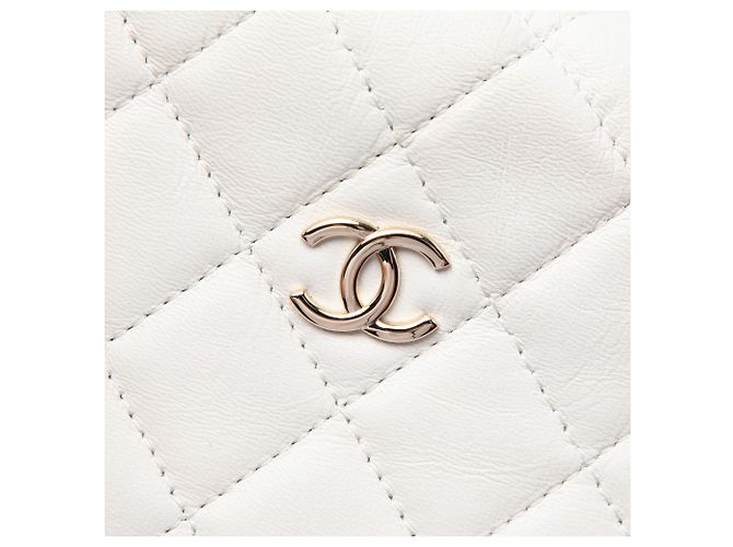 Pochette Chanel Mini in Pelle di Agnello Matelassé Bianca con Catena Bianco - vista 5
