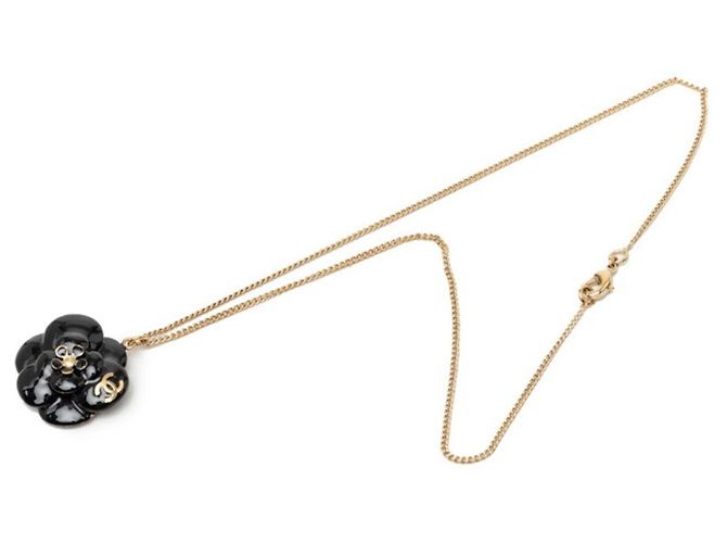 Colar Chanel Camellia Coco Mark Preto Dourado - vista 3
