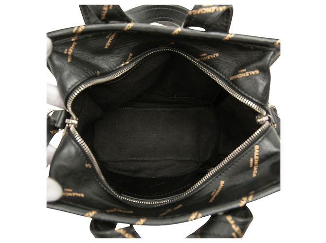 Everyday Borsa Tote Balenciaga in pelle nera con logo Nero - vista 4