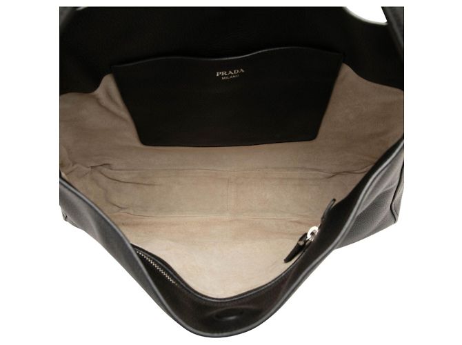 Prada One-Shoulder-Tasche mit Dreiecks-Logo-Plakette Schwarz - Ansicht 4