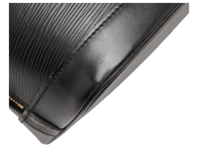 Bolsa Louis Vuitton Epi Alma Preto - vista 7