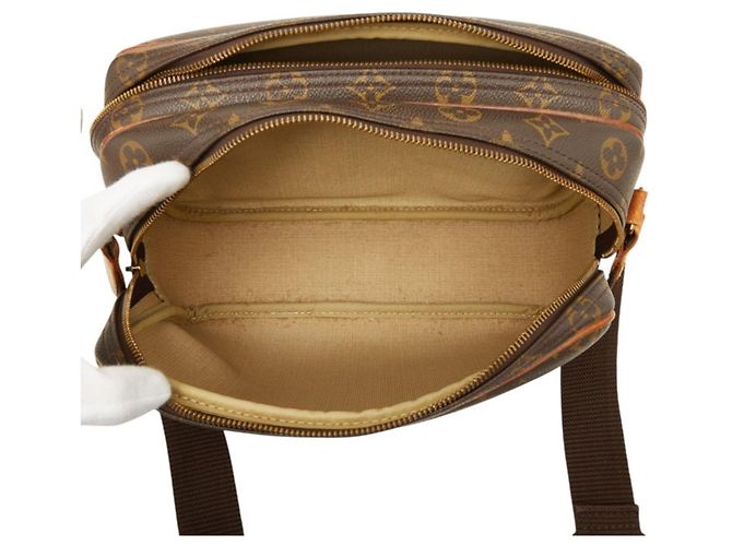 Bolso bandolera Louis Vuitton Monogram Reporter PM Castaño - vista 10