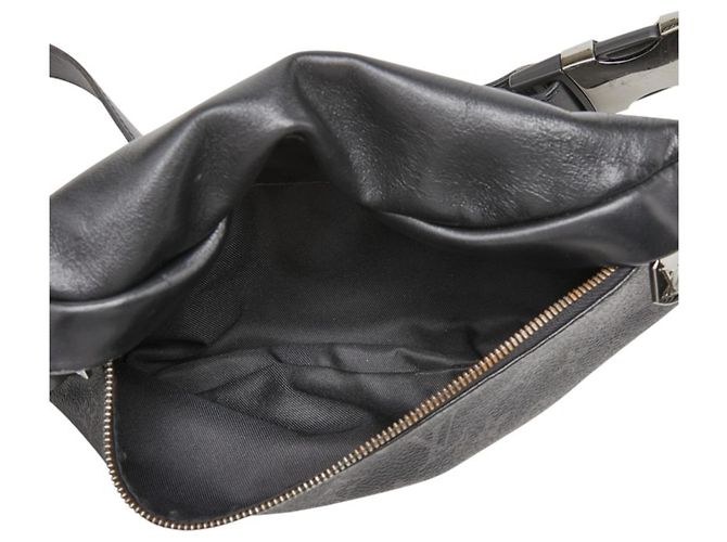 Bolsa Tiracolo Louis Vuitton Monogram Eclipse Discovery Preto - vista 8