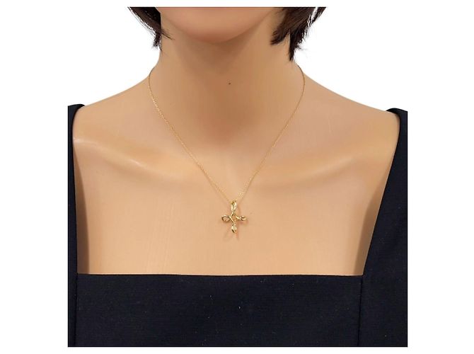 Autre Marque Collana Croce Infinity Tiffany & Co. in Oro Giallo 18K - vista 2