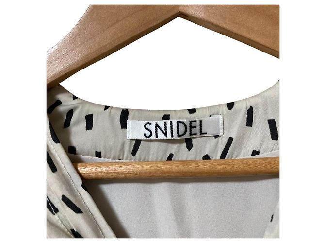 Autre Marque Vestido Snidel Big Collar Branco Cru - vista 6