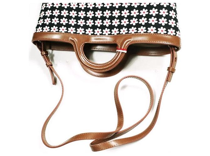 Marni TROPICALIA DAISY CROSSBODY Borsa a tracolla 2way in pelle di vitello e cotone Nero - vista 7