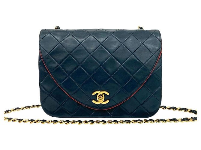 Borsa a tracolla Chanel Matelassé in pelle di agnello Blu - vista 3