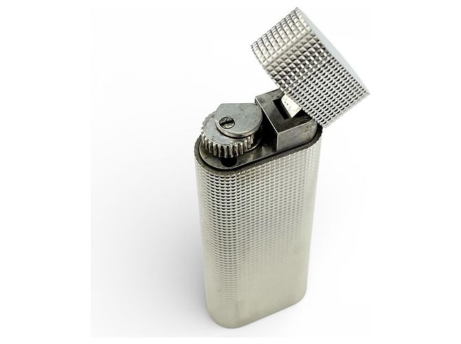 Cartier Oval Block Feuerzeug mit Karomuster Silber - Ansicht 6