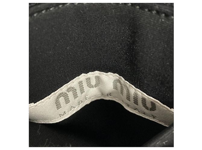 Miu Miu Nylon Schultertasche Schwarz - Ansicht 14
