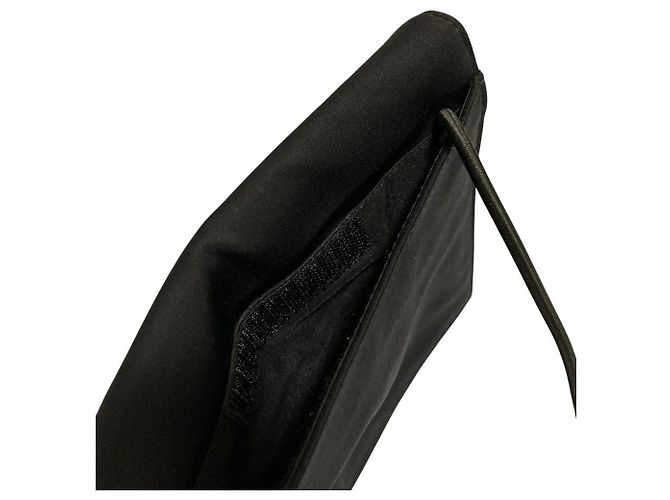 Miu Miu Nylon Schultertasche Schwarz - Ansicht 7