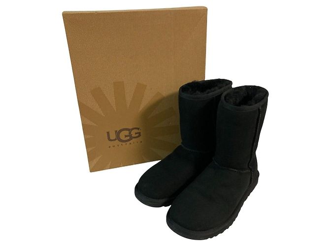 Autre Marque UGG australia CLASSIC SHORT Lammfellstiefel Schwarz - Ansicht 9