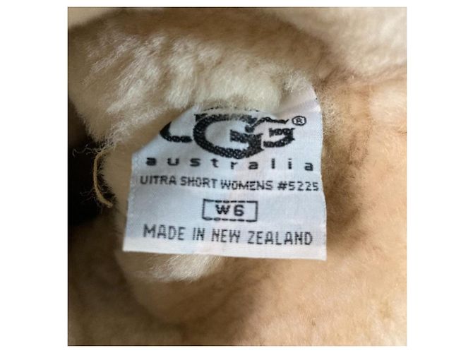 Autre Marque UGG australia Ultra Short Lammfellstiefel Beige - Ansicht 8