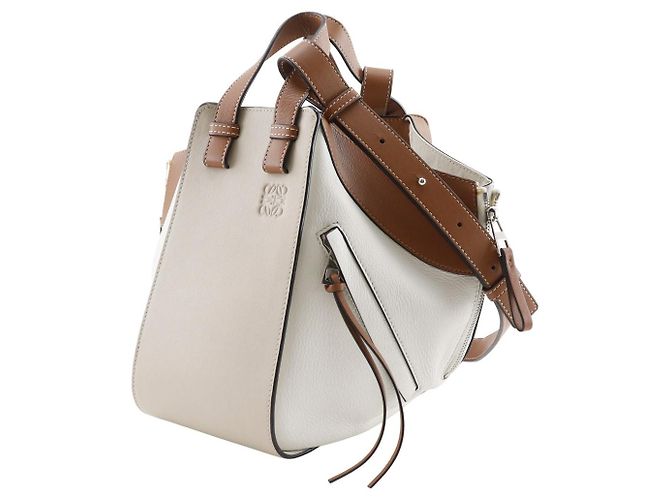 Bolsa 2way Loewe Hammock Small em couro de bezerro Marrom Branco - vista 2