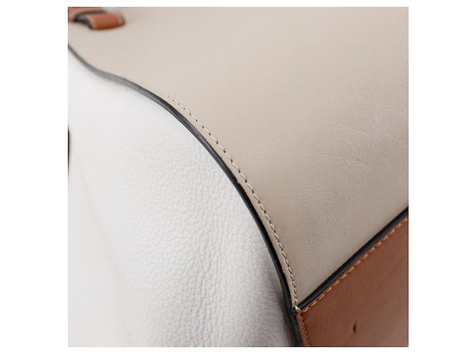 Bolsa 2way Loewe Hammock Small em couro de bezerro Marrom Branco - vista 6